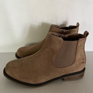 Women's Tan Suede Ankle Booties